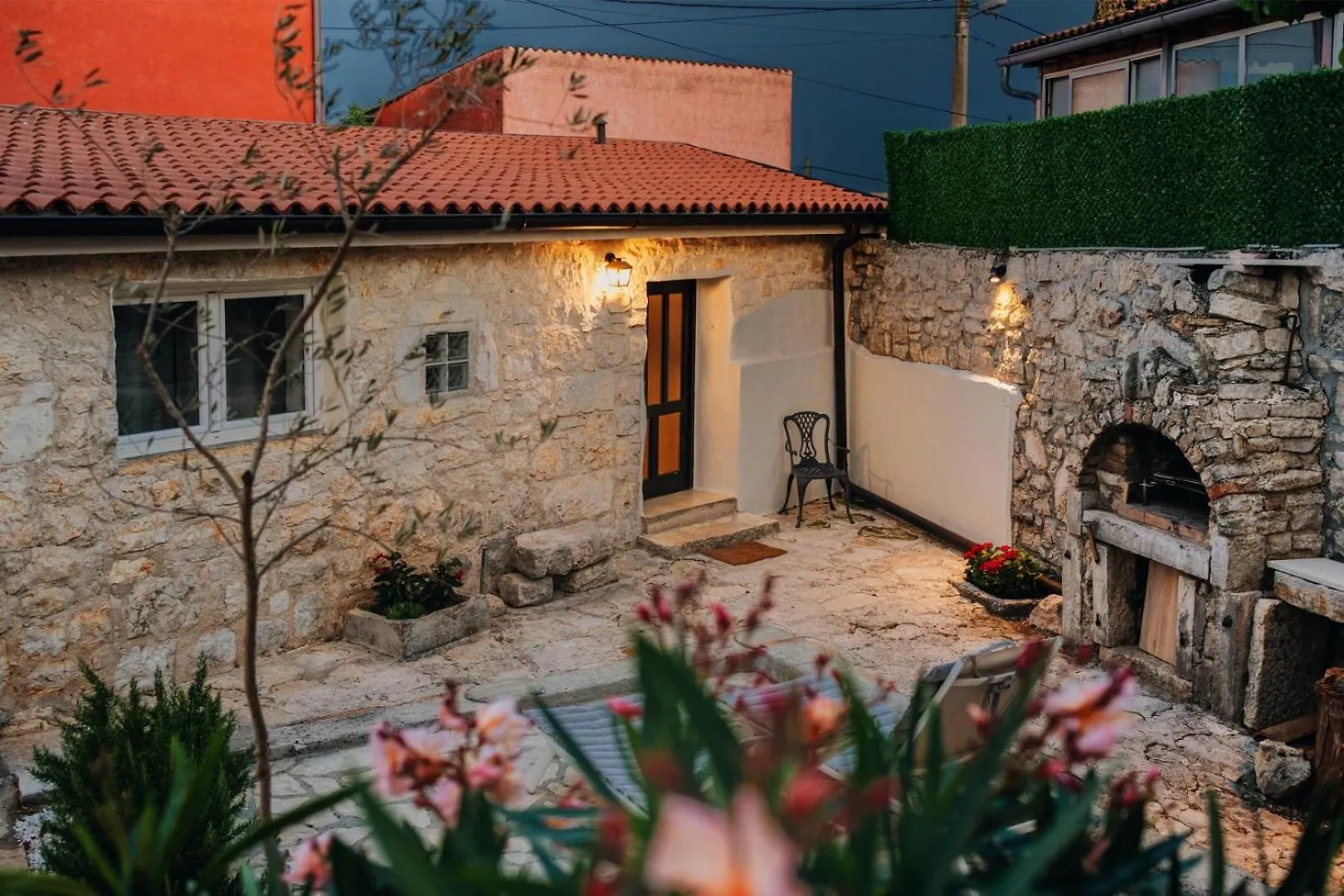 Holiday House Vento With Private Backyard Porec