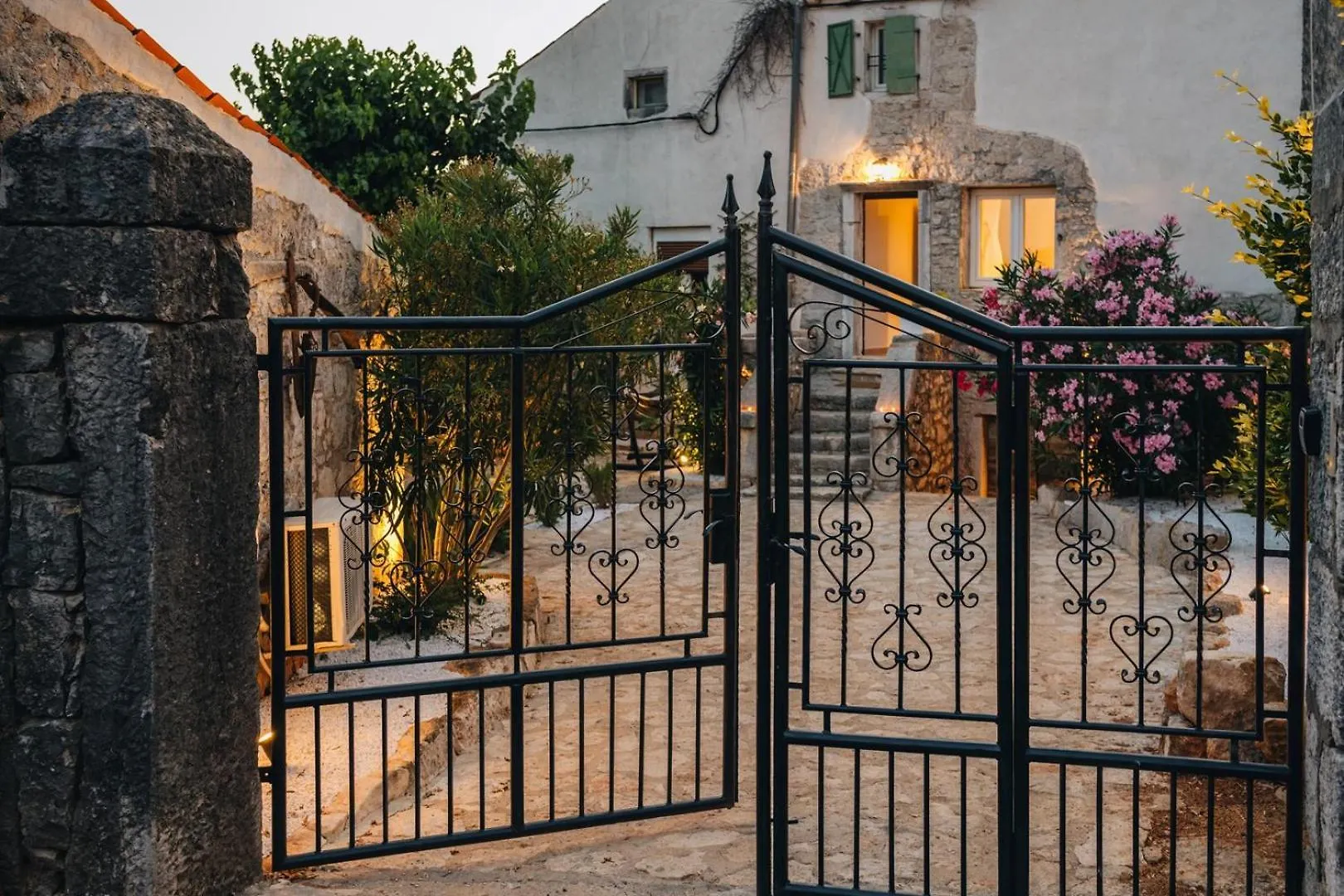 Holiday House Vento With Private Backyard Poreč 0*,