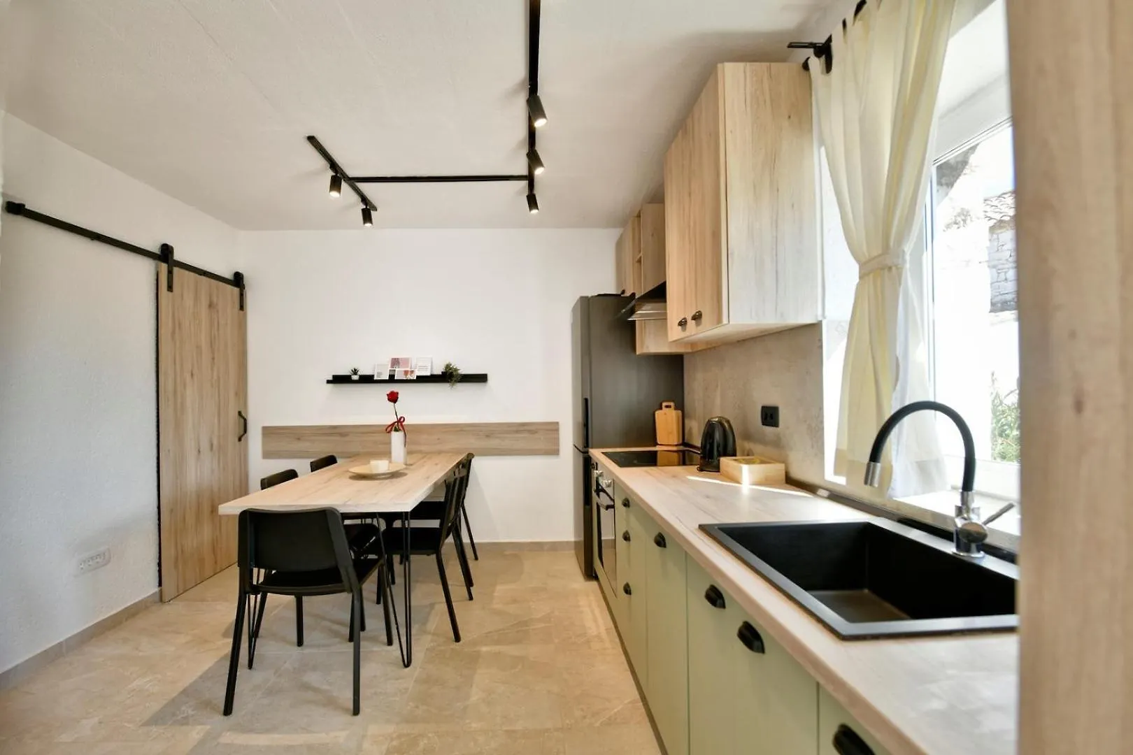 Holiday House Vento With Private Backyard 波雷奇 0*,  克罗地亚